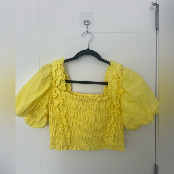 ENDLESS ROSE Smocked Puff Sleeve Top In Yellow - Picture 4 of 7
